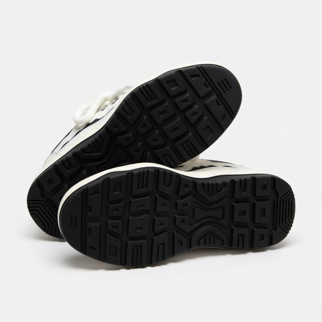 SoftSlipsy Black White Star Platform Sneakers – Chunky Y2K Streetwear Trainers – Casual Height Boost Shoes