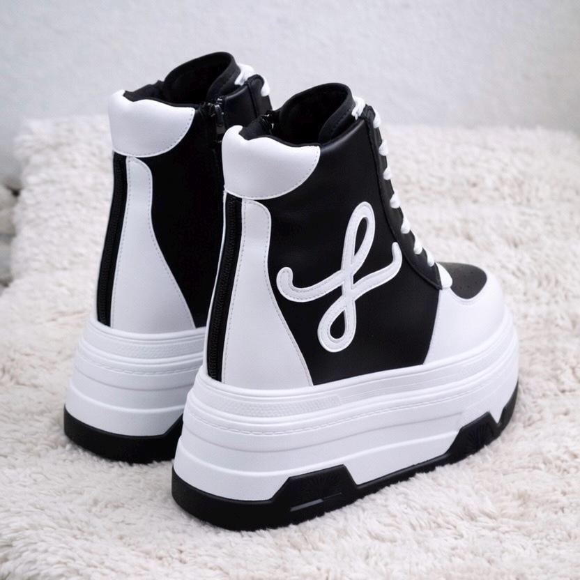 SoftSlipsy 20cm Chunky Platform Sneakers - Black White, Height Boost Boots