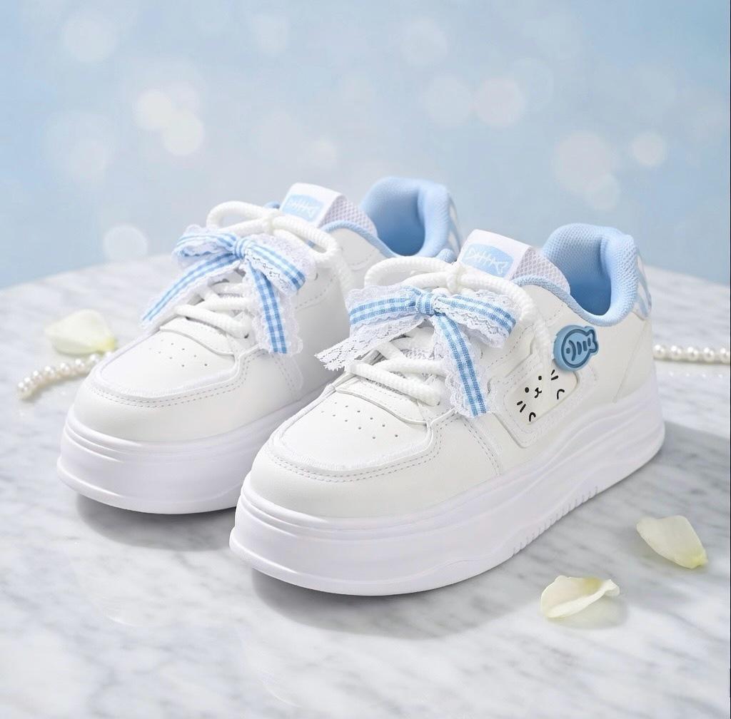 SoftSlipsy Kawaii Cat Platform Sneakers Women – Minimalist Streetwear Trainers