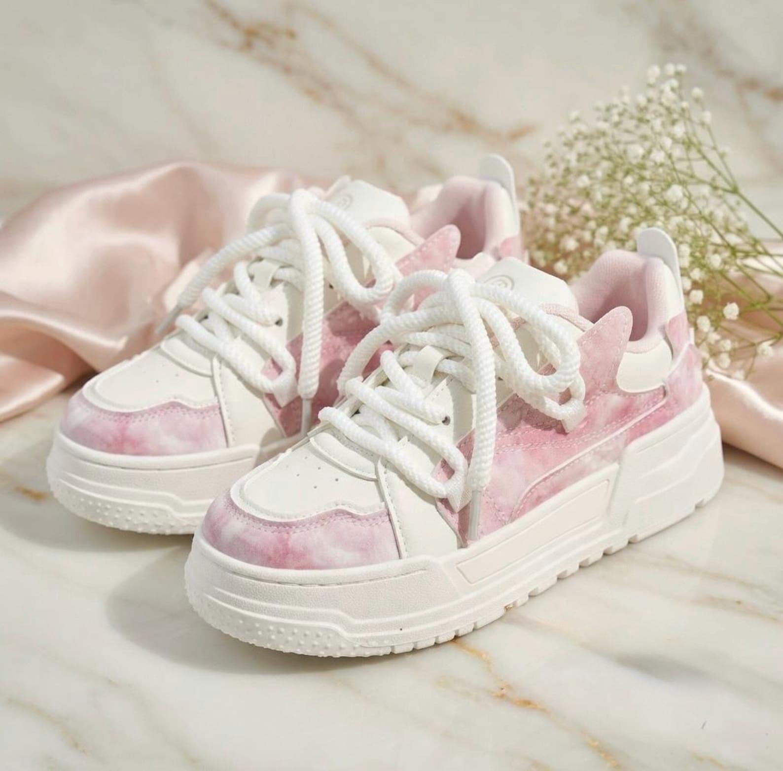 SoftSlipsy Women's Chunky Platform Sneakers: Korean Style Trainers, Thick Sole Streetwear Shoes