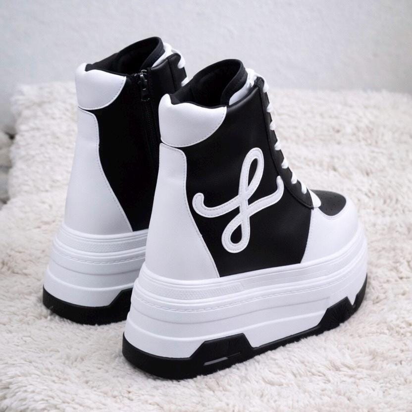 SoftSlipsy 20cm Chunky Platform Sneakers - Black White, Height Boost Boots