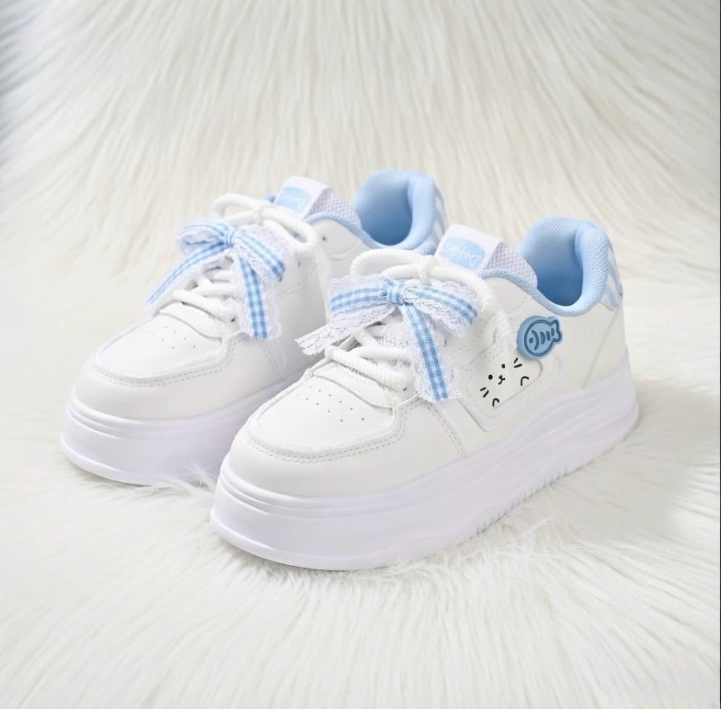 SoftSlipsy Kawaii Cat Platform Sneakers Women – Minimalist Streetwear Trainers